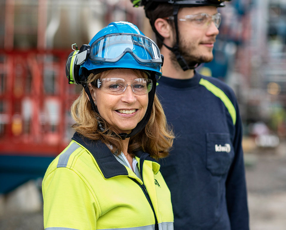 Kiwa eksperdid naine ja mees välitöödel