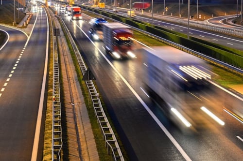 Kiirmaanteel autot sõitmas