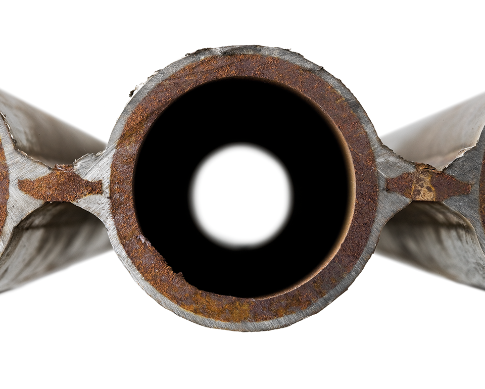 Korrosionsproblem visas ofta som ytlig rost på objekt som panntuber av metall. 