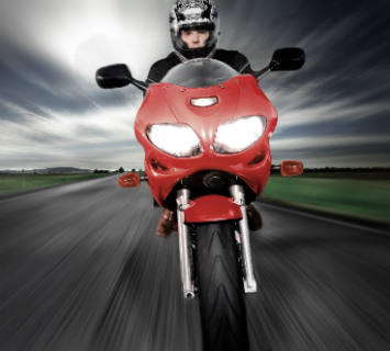 Motorrijder op motor